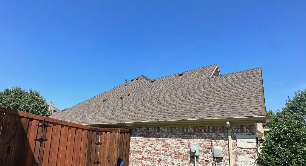 Completed roof replacement project in Dickinson